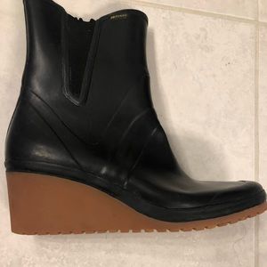 Size 8.5 Tretorn wedge heel black rain boots